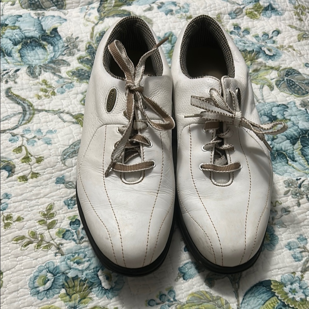 Foot Joy Women’s Golf Cleats
Size 8 1/2
